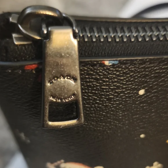 Coach Disney X Gallery Tote Bag  and Wallet Set with Holiday Disney Characters - Picture 13 of 16